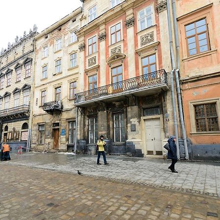 Vip Апартаменти Ван Гог На Площі Ринок 利沃夫 外观 照片